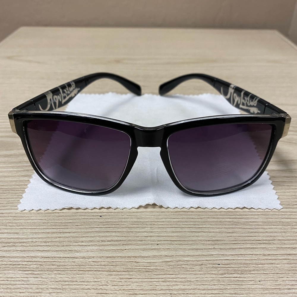 Brand New Pair of Unisex Quicksilver Sunglasses